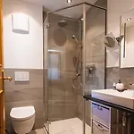 Crown Of The Alps By We Rent Chalet *