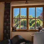 Crown Of The Alps * Zell am See