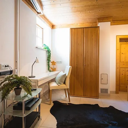 Crown Of The Alps Chalet *