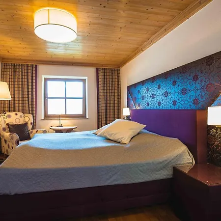 Crown Of The Alps By We Rent Chalet *