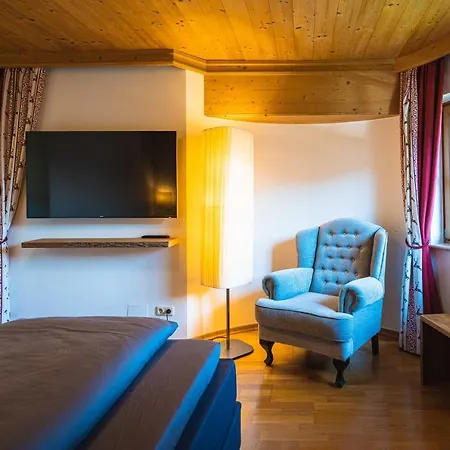 Crown Of The Alps Chalet