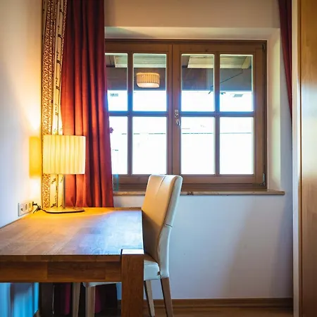 Crown Of The Alps By We Rent ツェル アム ゼー