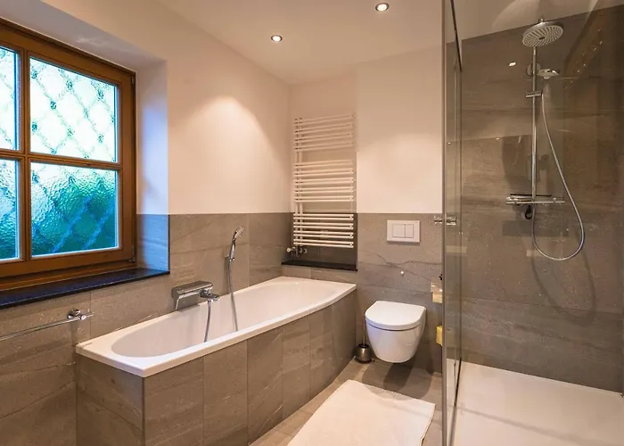 Crown Of The Alps By We Rent * 滨湖采尔