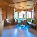 Crown Of The Alps Chalet
