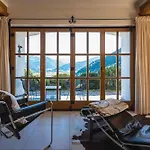 Crown Of The Alps Chalet *