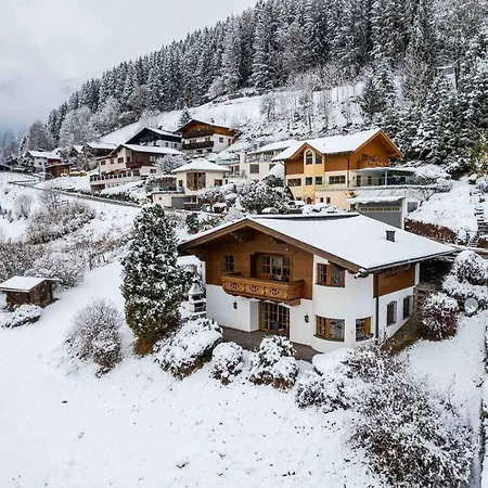 Crown Of The Alps By We Rent Horská chata Zell am See