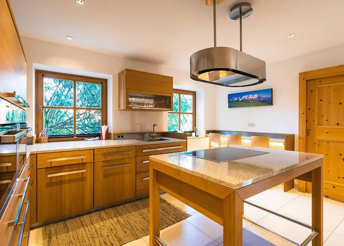 Crown Of The Alps * Zell am See